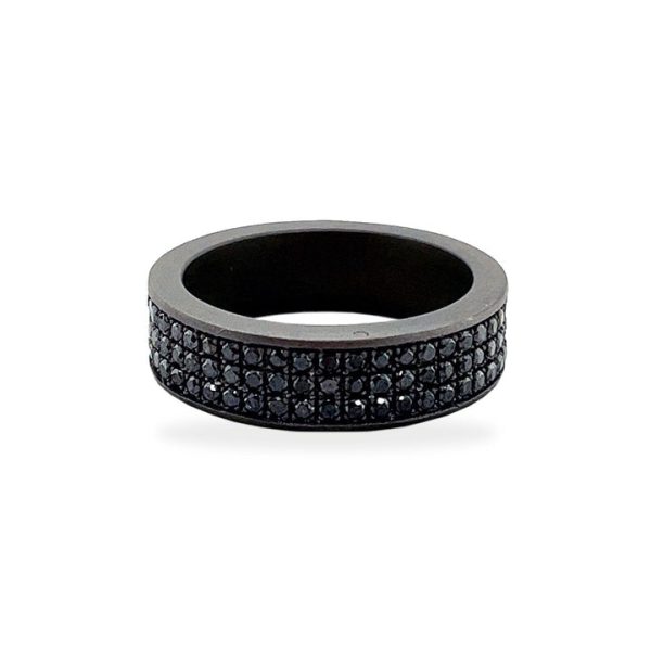 Anello uomo in titanio a fascia piatta incassato con tre file di diamanti black